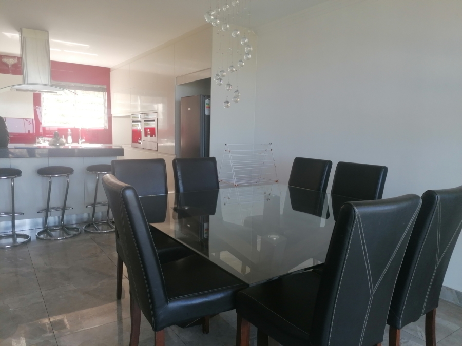 To Let 3 Bedroom Property for Rent in Muizenberg Western Cape